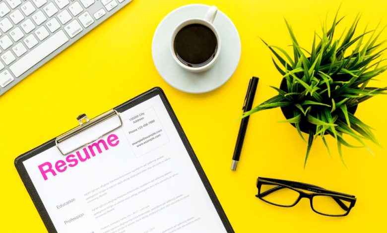How to Make a Resume - Step-by-Step Writing Guide for 2023
